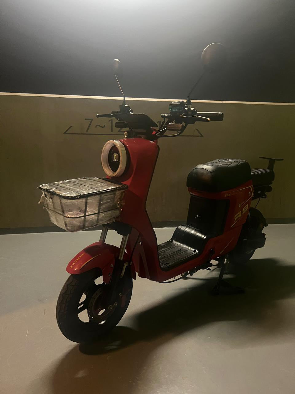 سلام عليكم دراجه شحن ار 9 البيع المواصفات المواصفات بطاريات خمسة قابل الزيادة رجوع بك أربع نمر كهربائيات كذا شغالة مكاني بغداد بسمايه ￼قريه 10 السعر 450 وبي مجال حق الجيه 
***********  وتساب
