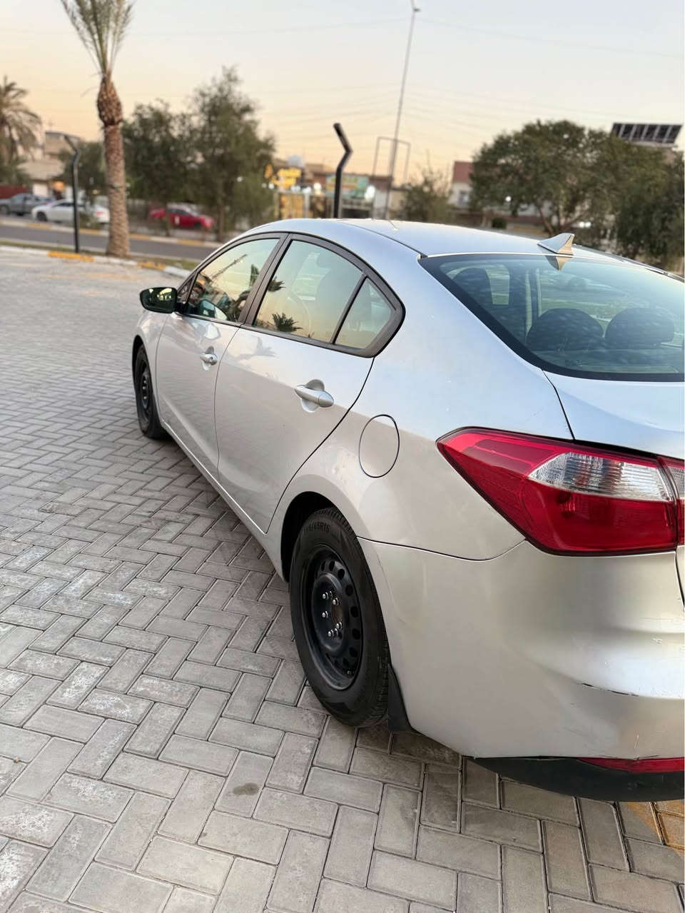 *********** 
سلام عليكم رمضان كريم انشاءالله 
فورتي 2017 امريكي حادث قبق جنطة فقط بدون ايرباك ودواخل وصور حادث موجودة تخم تاير جديد صدر جديد  مواصفات العادية مال فورتي للبيع بسعر 120 وبيها مجال بسيط مكاني بغداد حي الجهاد 
*********** بغداد, العراق
