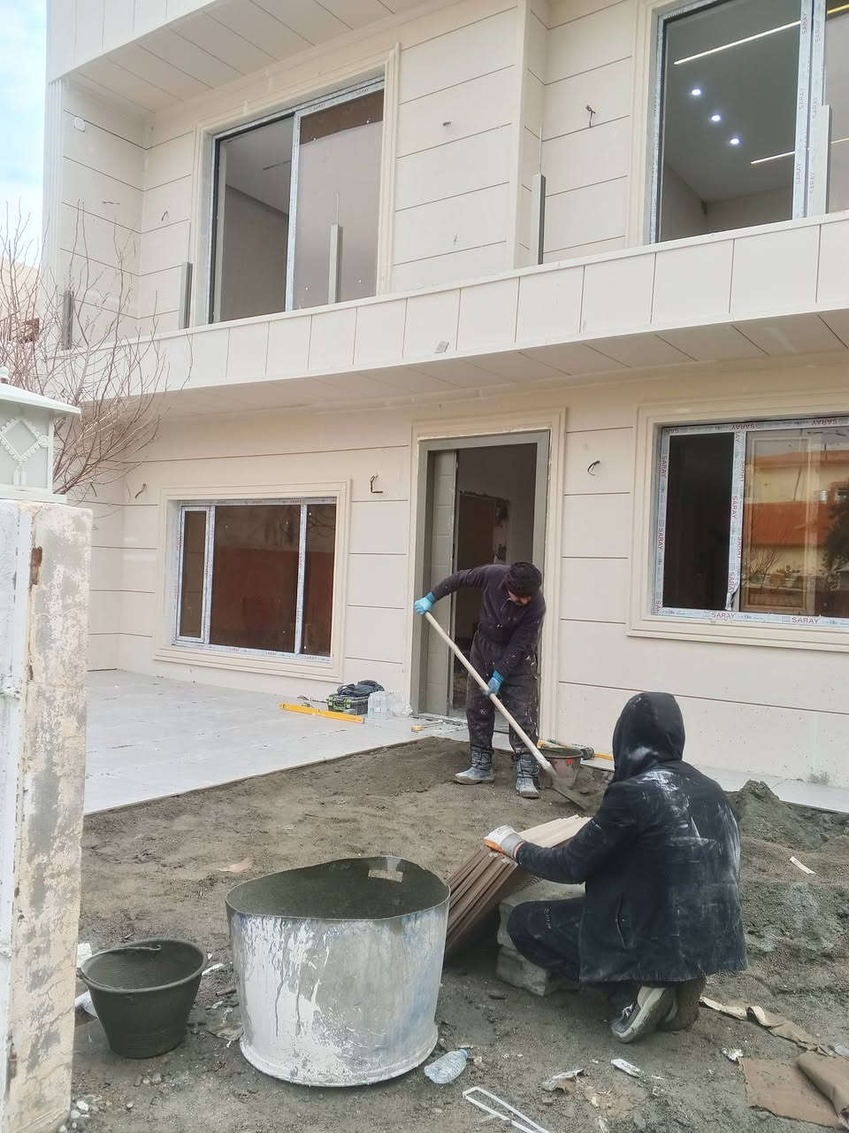 لجميع الديكورات واعاده ترميم المنازل والفنادق للتواصل من داخل السليمانيه ***********
***********
***********
