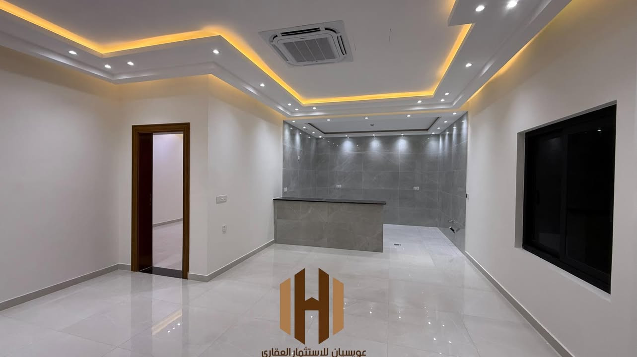 📢 شقق فاخرة للإيجار 🤩🔥– موقع استراتيجي في البريهة

فرصة مميزة للسكن أو الاستثمار التجاري في منطقة البريهة، شقق حديثة وفاخرة بموقع حيوي جداً تصلح للسكن الراقي أو مختلف الأنشطة التجارية.

🔹 تفاصيل الشقة:

* غرفتين نوم + صالة واسعة
* مساحة: 125 متر
* تصميم عصري وتشطيب عالي الجودة
* بناية حديثة غير مسكونة (جديدة بالكامل)
* تحتوي البناية على مصعد

🔹 المميزات:

* موقع مميز جداً وحيوي
* مناسبة للعيادات الطبية، المراكز التجميلية، المكاتب، والشركات
* قريبة من مسجد وخدمات متكاملة
* سهولة وصول ومكان راقٍ ومرتب
* بيئة مناسبة للأعمال والسكن

🔥 الطلب عالي والعروض محدودة – سارع بالحجز 🔥

📈 يوجد المزيد من العروض وطلبات كثيرة ..

📞 للتواصل:
***********
