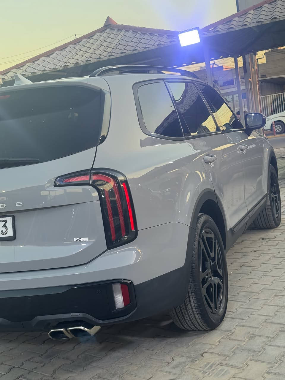 ‎كيا تيلورايد برستيج / اكس لاين (2024)🤍🔥
الفئة: PRESTIGE X-LINE
🚘 فول مواصفات 1/1 (أعلى فئة)
👈بدون ايرباكات  بدون تبديل 
🤏حادث كما موضح بالصور
🏁عداد المسافه 20الف ميل 
✨ فتحتين سقف 
🪞 مرايا شفط🔁 مرايا إشارات
🔥❄️ كشنات أمامية تدفئة وتبريد
🔥❄️ كشنات خلفية تدفئة وتبريد
👑 كشنات منفصلة VIP
🚀 تشغيل عن بعد
📡 رادار أمامي
📡 رادار جانبي
💡 لايتات LED زنون
🌤️ لايتات نهارية LED
📟 حساسات أمامية وخلفية
🎛️ هزاز ستيرن
🖥️ داتا شو أمامي (HUD)
💆‍♂️ مساج كشن السايق
🌈 إضاءة داخلية ليزرية
🎥 كاميرات 360 درجة
👁️‍🗨️ نظام النقطة العمياء
🛣️ تحذير مغادرة المسار
🧠 مثبت سرعة متكيف
🛑 مانع تصادم
🧳 باب خلفي كهرباء
💺 ميموري كشنات
🔊 نظام صوتي فاخر
⭐ (باقي المواصفات لو اضل اكتب ميخلصن 
📄 الرقم: بغداد دولي الجديد
مكان تواجد السيارة: بغداد.         
***********
