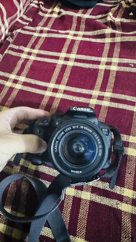 كامرة كانون d700 نضيفة للبيع  مع بطاريتين
السعر 350 

اذا شراي اتصل 

***********
