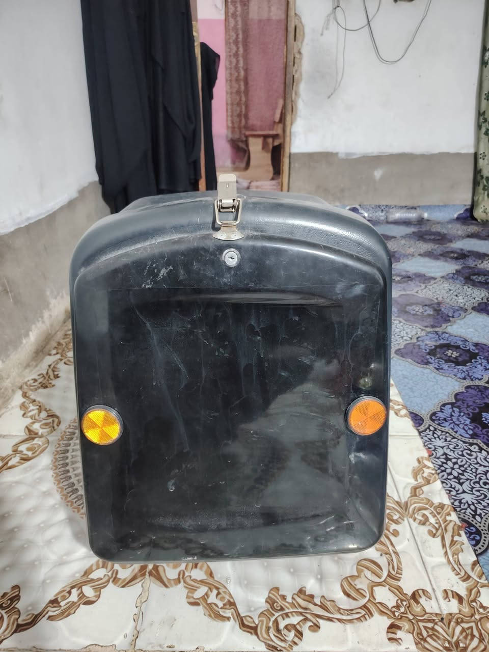 سلام عليكم حبيبي هاذه صندوك جديد للبيع كامل مكمل كبل شده وطلع ب40 وبي مجال بس عوزه غسله مكاني كربلاء حي العسكري مقابل افران الؤلؤه ***********
