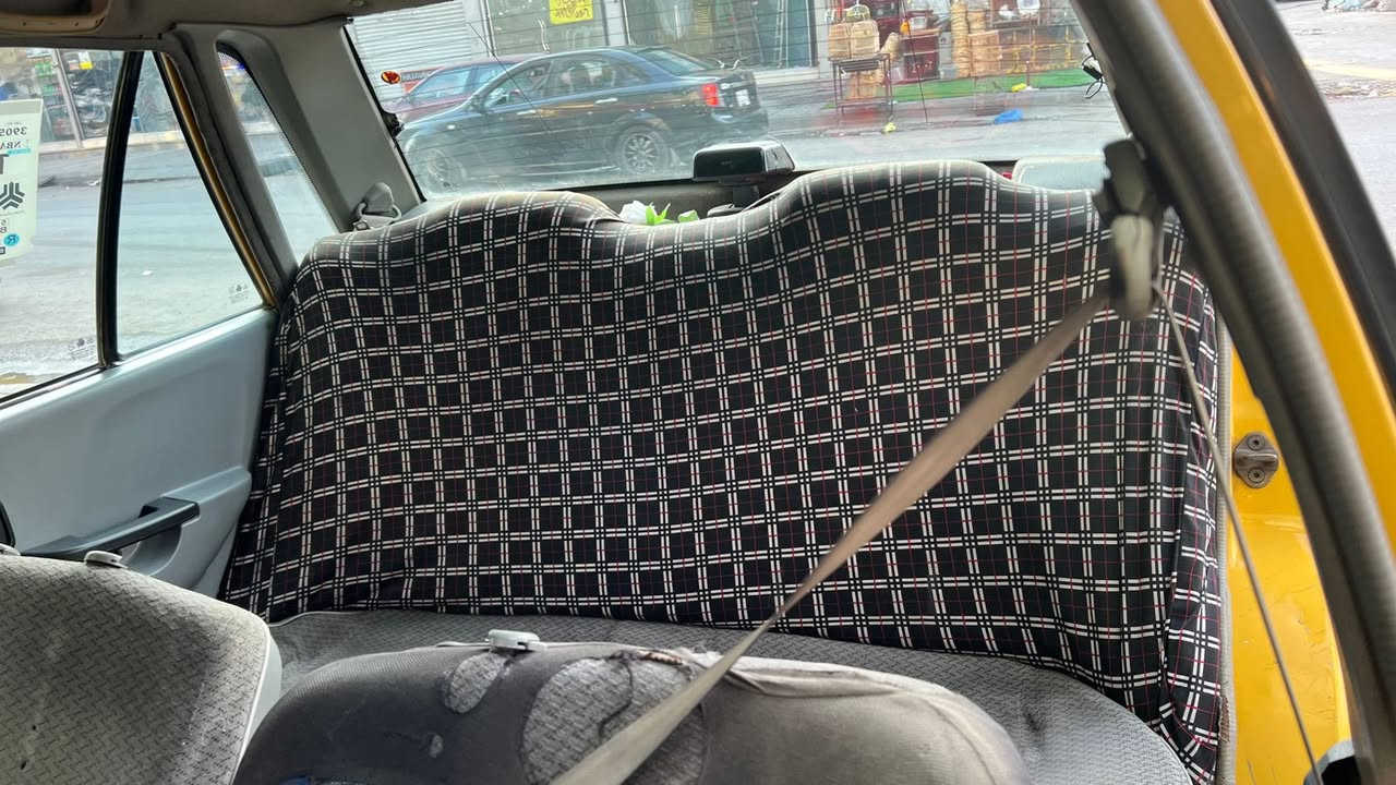 السلام عليكم للبيع سايبه موديل ١٠ سياره مكينه جديده تخم تاير جديد باتري جديد كلج جديد كهربائيات كلهه شغاله تبريد شغال بيهه طخه بلجاملع الخلفي ومبدل قبغ جنطه السياره بيهه ترتيبات بسيطه شواصي خير من الله السياره بااسمي مكاني بغداد الاعظميه عارضهه ب ٢٤ وبيهه مجال بسيط ***********
