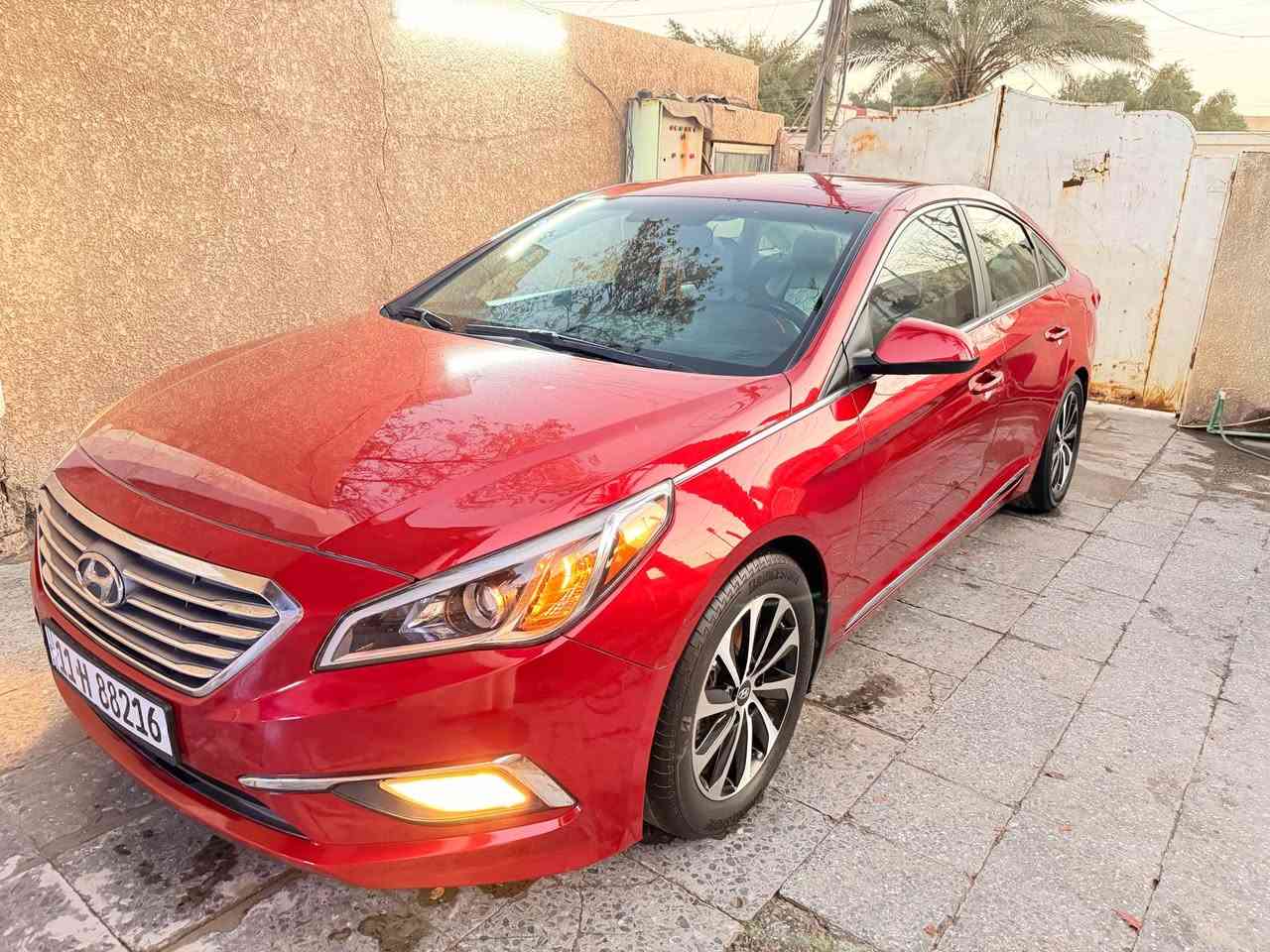 السـلام عليكم 
للبيع سوناتا 2016 sport نص مواصفات
وارد امريكي 
محرك 2400 
شاشة كبيرة كاربلي واندرويد اوتو 
تحكم جهتين ستيرن 
كاميرا خلفية  
3 وضعيات قيادة ايكو وسبورت ونورمال 
السيارة جاهزة لل اخير تخم تاير جديد صدر جديد وعليها  ادامة كاملة  
حادثها بين البابتين  جهة الصدر وب العراق بيها جاملغ وباب جهة السايق
ابيع احزام بدون دواخل لا لغد ولا شاصي 
الســعر ( 116 ) وبيها مجال بسيط 
مكاني بغداد حي الجهاد الاساتذا
رقم بغداد بأسمي شخصياً السنوية لل 2029 
هزة جديدة رقم جديد انكليزي 
*********** بغداد, العراق
