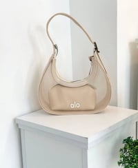 جنطه • توصيل مجاني • الحمزه