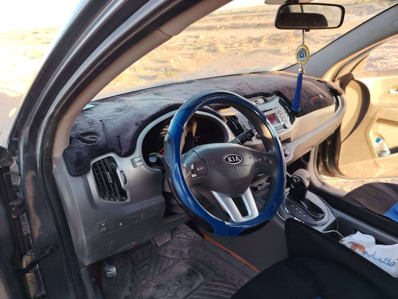 سياره سبورتاج ٢٠١٢ خليجي
رقم مثنى انكليزي 
محرك ٢٤٠٠ فور ويل
ماشيه ٢٠٠الف حقيقي
تخم تواير جديد
حداديه جديده
السعر 125 وبيه مجال 
رقم الهاتف 
***********
