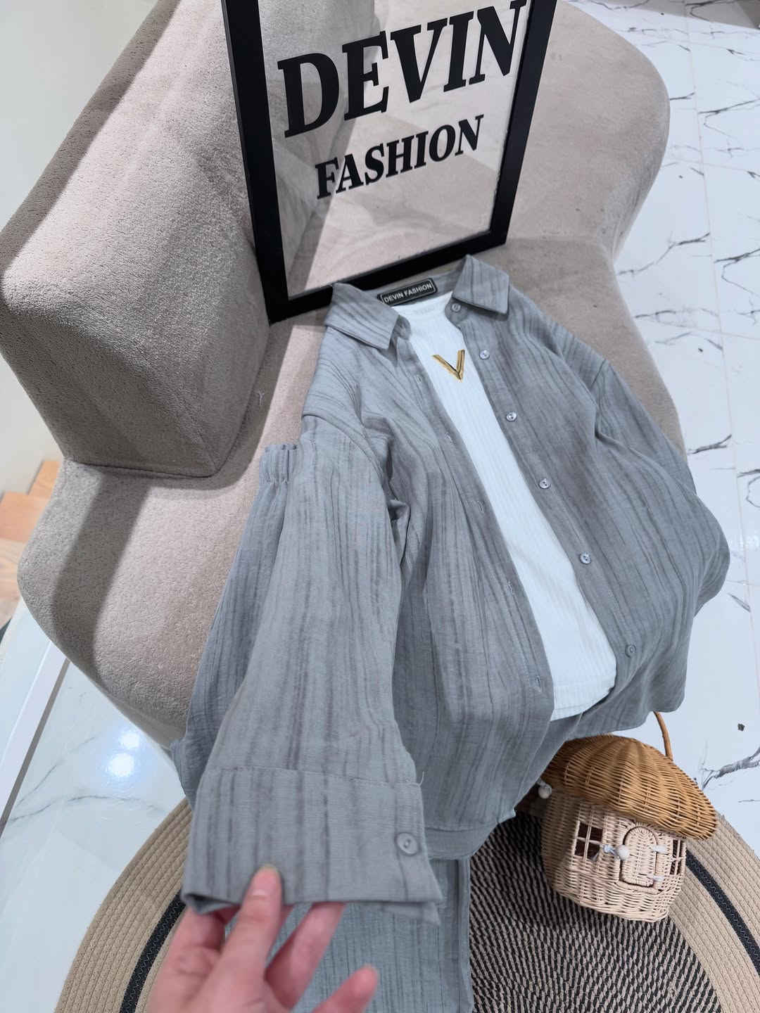سوت للن 3 قطع كوالتي عالي جداً✨
خامه بارده 
قياسات 38-46✨
طول القميص 75cm✨
بنطرون كيلوت طول كامل 
راهي ✨
قطع محدوده✨ 
#اكسبلور_فولو #اكسبلور_explore #اكسبلورر #اكسبلور_العراق_السعوديه_الاردن_ايران_الكويت_طق_لايكات_كومنت_يلاا💙 #اكسبلور_ضيفونا


**إذا كنت صاحب هذا الإعلان وتريد حذفه لأي سبب، رجاءا أرسل رسالة إلى الدعم الفني**