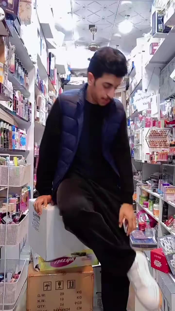 كوزمتك العابد مواد تجميل عامة عروض عدنة كلش حلوة اسعار مناسبة عنوان كربلاء حي العسكري سوق العابد ***********
