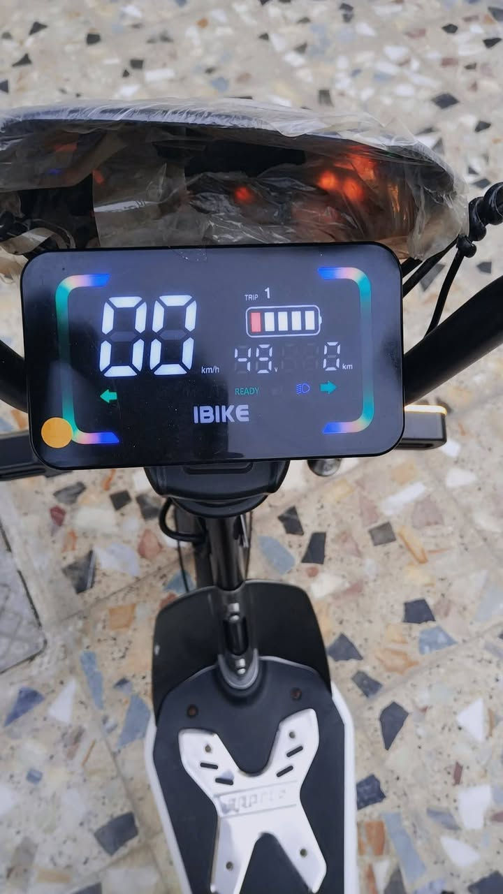 السلام عليكم دراجة شحن البيع حجم ٢٠ وسماعه بلوتوث وبصمة تمشي  ٦٠ كيلو السرعه ٩٩ لايت زنون موديل ٢٠٢٤  قفل تاير خلفي بيهة
والسعر ٣٠٠
الموقع بغداد الشعب 
اي استفسارات موجود مازنجر 🛵✅


**إذا كنت صاحب هذا الإعلان وتريد حذفه لأي سبب، رجاءا أرسل رسالة إلى الدعم الفني**