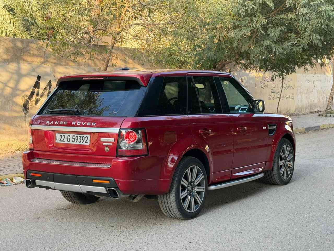 رانج روفر 2013وكاله سردار مكفوله كفاله عامه 
للبيع السعر ١٤٨ ورقه قفل قفل
سياره جاهزه وجديده بالخير عل ياخذها كير مكينه حداديه جكات تبريد كفاله داخل لونين رقم شمالي تحويل مباشر مكاني بغداد العامريه *********** بغداد, العراق
