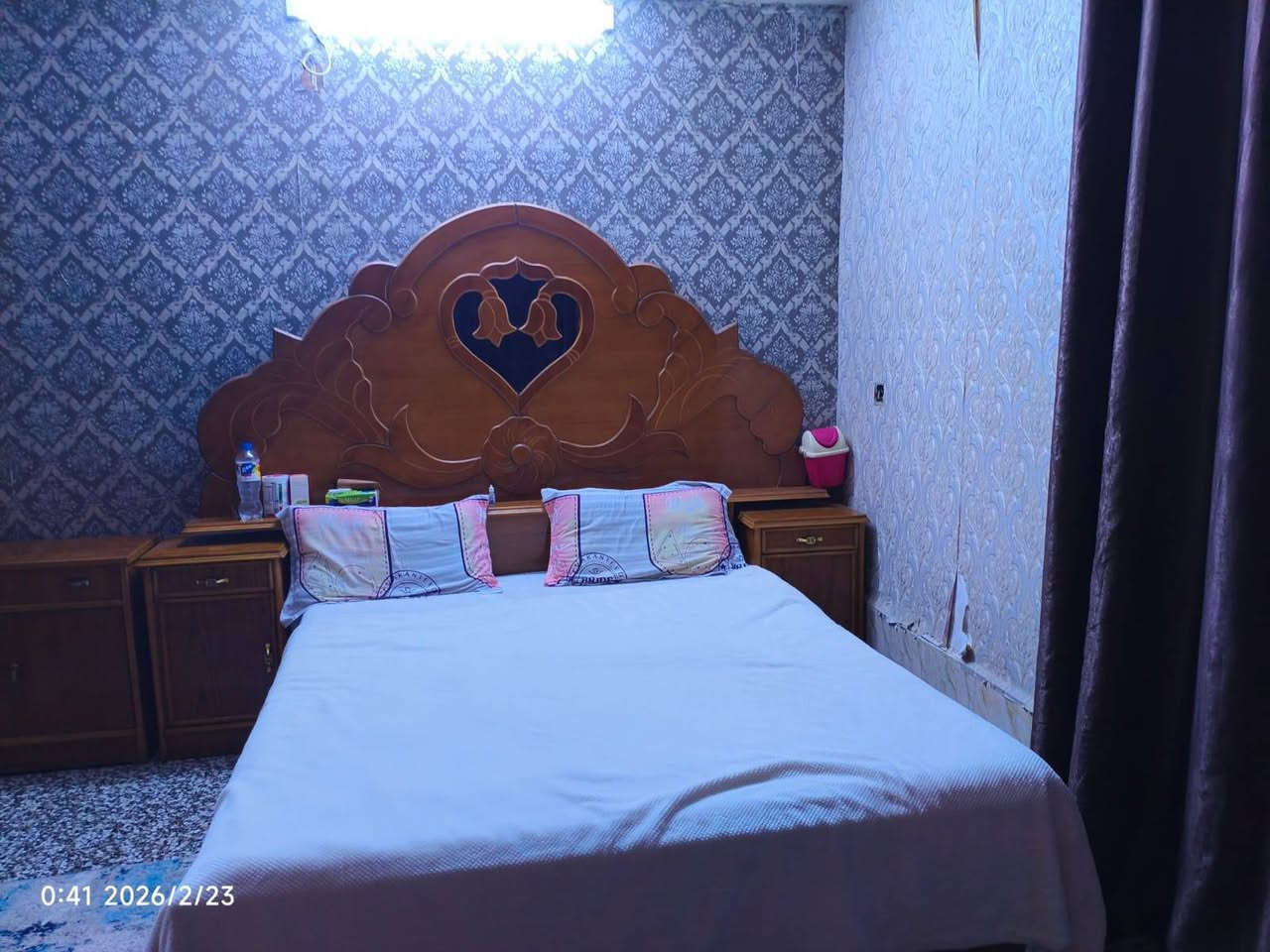 غرفه نوم خشب صاج نضيفه وجديده السعر 1200 بغداد شهداء العبيدي ***********
