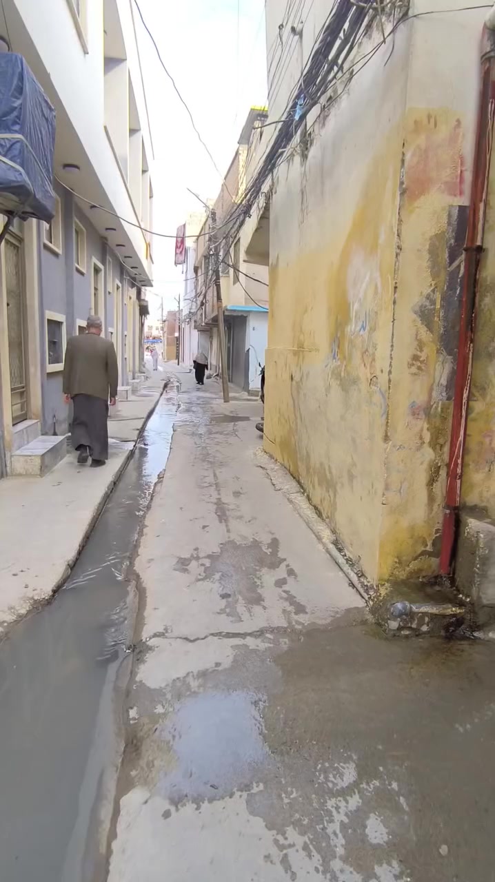 يعلن مكتب حمدون العلو للعقار شقة لليجار في جانب الأيمن في القديمة الفاروق في منطقة الحضيرة قريبة على الشارع عنوان المكتب الفاروق تعبر نفق الخامس 100على اليمين للستفسار المراجعة على ارقام المكتب 
اسيا***********
كورك***********
