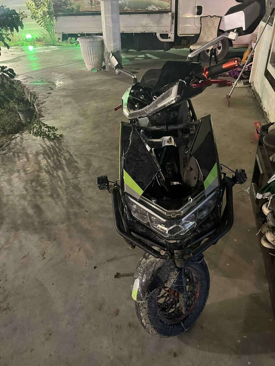 سلام عليكم دراجه بس عقل ما بيها ملفها2000Wبسعر مناسب مستعجل على بيعتها الشراي يتصل واتسب بكيفكم***********
