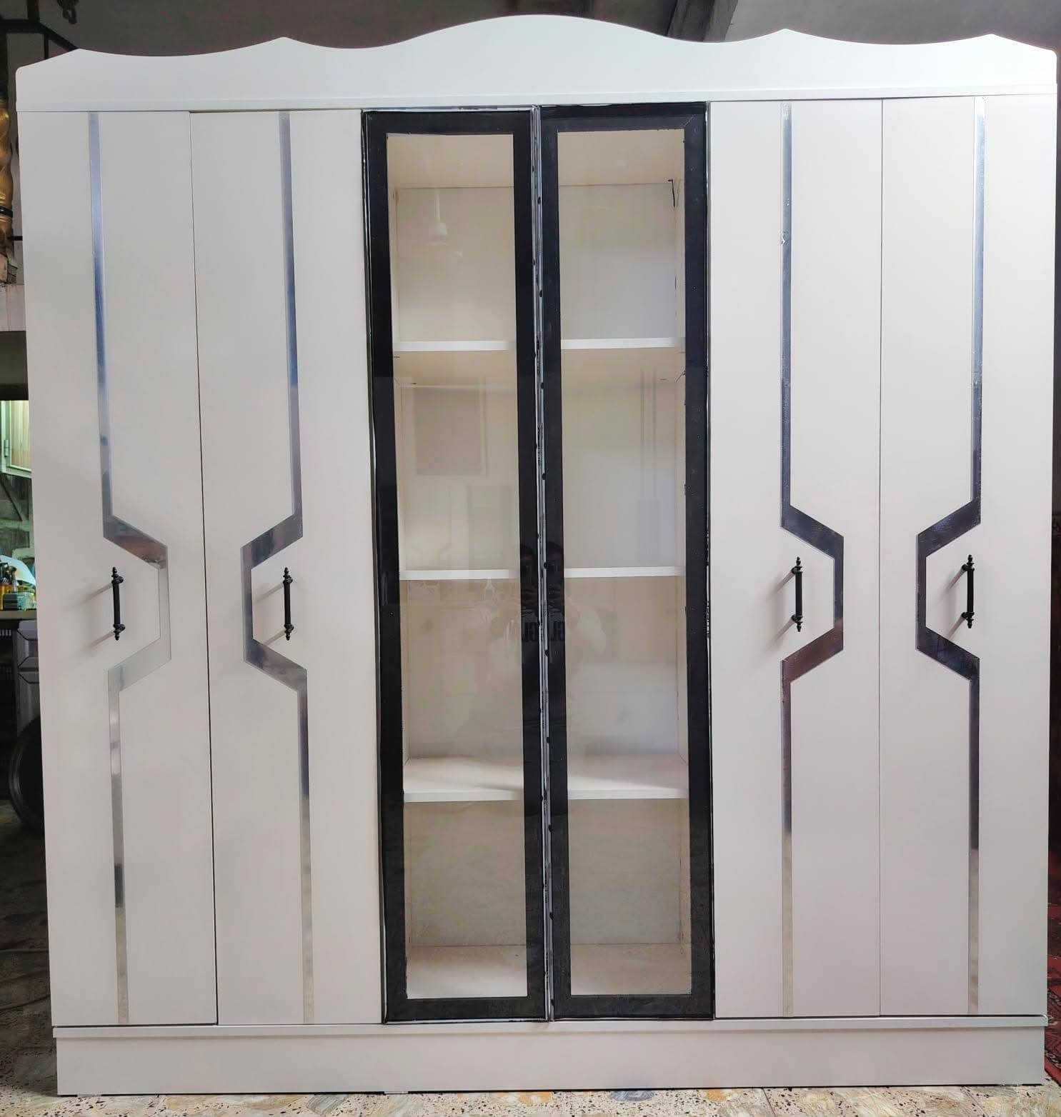 مديل فيروزا نظافه 95% سعرها 600وي الشد والنقل للحجز خاص او واتساب ***********
