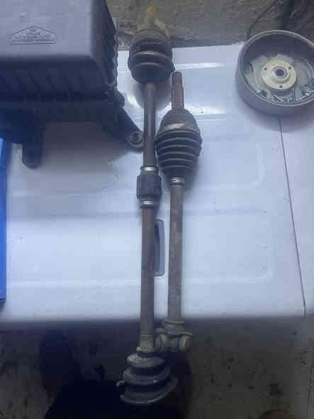 سلام عليكم غراض مال فيرنه  شوته اصليه مال تفصيخ ترايش خلفيات خارجيات دبل اصلي اوذني باقي الغراض كلمن اوسعره مكاني بغداد الرستميه هاذ رقمي ***********
