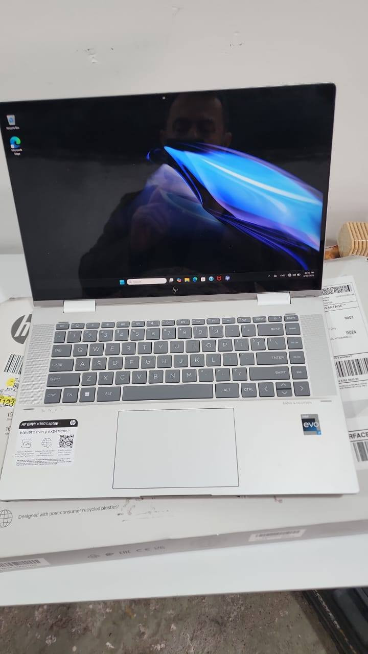 💰🔥 السعر: 700 ألف فقط 🔥💰
💻✨ لابتوب فخم وعملي – HP Envy x360 15 ✨💻
إذا تدور جهاز يجمع بين القوة + الأناقة + المرونة… هذا هو الخيار المثالي 👌
━━━━━━━━━━━
🚀 المواصفات:
🧠 المعالج: Intel Core i7 – الجيل 13 (i7-1355U)
⚡ أداء سريع وممتاز للاستخدام اليومي والشغل الثقيل
💾 الرام: 16GB DDR5
🔥 سرعة عالية (5200MT/s) – فتح برامج بدون تهنيج
💽 التخزين: 512GB SSD
📂 مساحة كافية + سرعة إقلاع خرافية
🎮 كرت الشاشة: Intel Iris Xe Graphics
💾 كرت شاشة داخلي: 128MB (أساسي) – يوصل أعلى حسب الاستخدام (Shared)
🎨 مناسب تصميم خفيف، مونتاج بسيط وألعاب متوسطة
🖥 الشاشة: لمس + يدعم القلم
🔄 جهاز 2in1 (يشتغل لابتوب + تابلت)
━━━━━━━━━━━
💎 المميزات:
✔ تصميم أنيق وفخم من HP
✔ شاشة لمس مع دعم القلم (10 نقاط لمس)
✔ خفيف وسهل الحمل
✔ مناسب طلاب + دوام + استخدام يومي
━━━━━━━━━━━
🛡 الضمانات:
✔ فحص كامل أمام المندوب
✔ ضمان استخدام
✔ أي خلل مصنعي يتم الاستبدال
━━━━━━━━━━━
ملاحظة توجد طخه خفيفه بالزوايا بدون تأثير على أداء الجهاز 
الصور واضحه امامكم 
📲 للحجز والاستفسار: راسلنا واتساب
📞 ***********
