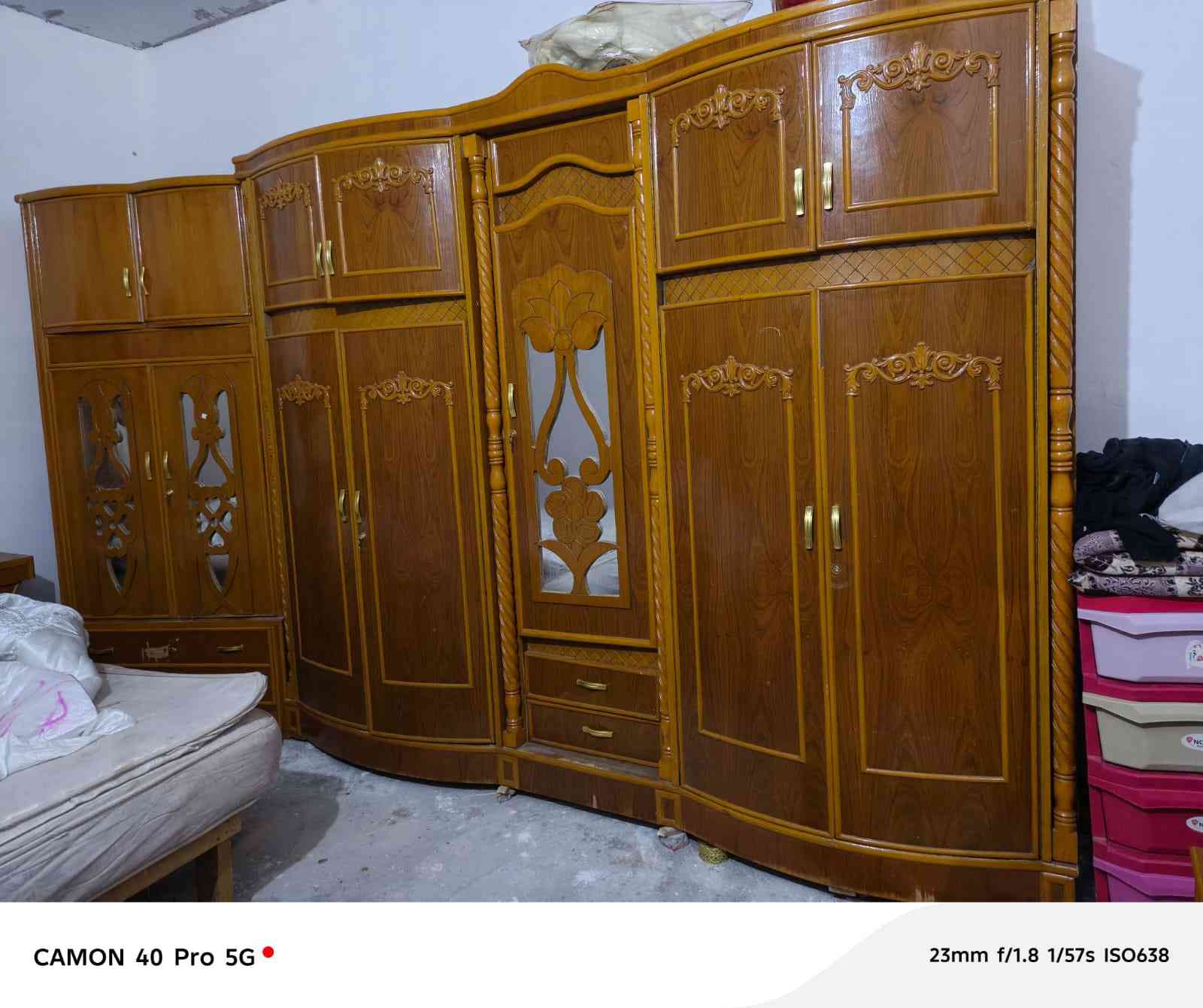 السلام عليكم للبيع غرفة اخشاب تسكام مستخدمة متكامله النظافة شوفت عينك السعر 900 وبيها مجال للتفاصيل خاص مفتوح او اتصل ‭0781 613 9695‬
