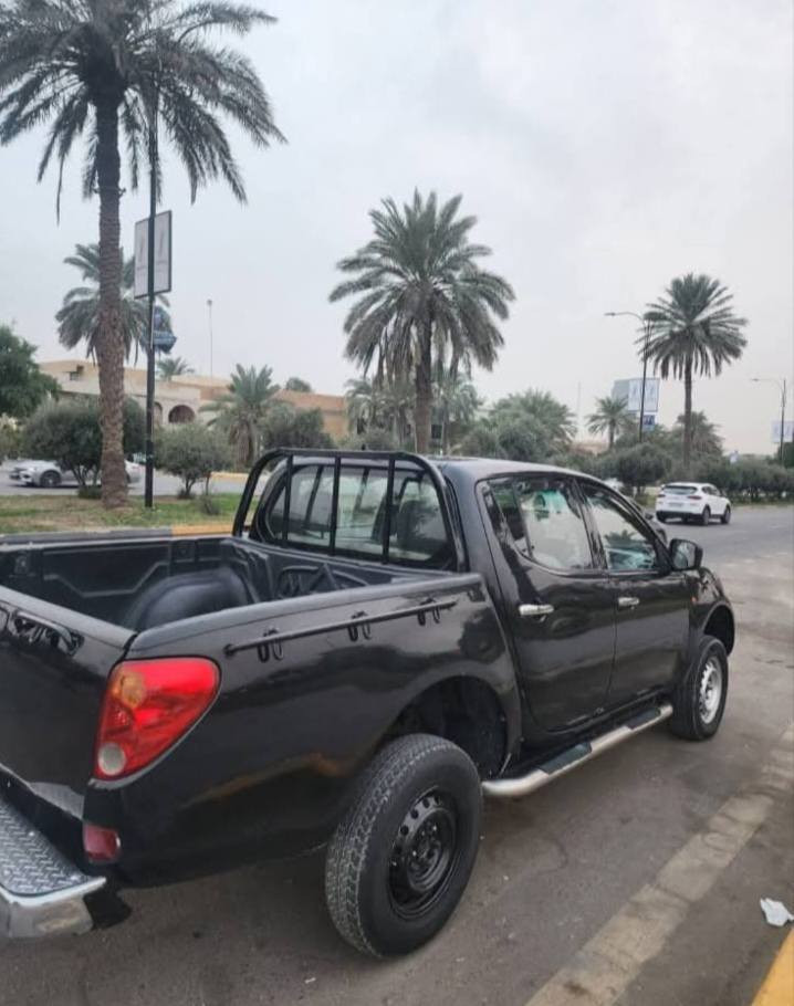 السلام وعليكم ورحمة الله وبركاته ميتسوبيشي l 200  بانزين
4×4 فور ويل 
موديل 2009
ألون أسود 
محرك 2400 
مجفت جديد
الضرر جاملغ أمامي 
مصبوغه عام 
تايرات نضاف 
تبريد ثلج تدفئه فول
كهربائيات كلها شغاله 
السياره مكفوله كير محرك شاصي 
رقم اربيل تحويل شوكت ميعجبك 
السعر 70وبيها مجال
 *********** 📞
*********** 📞
