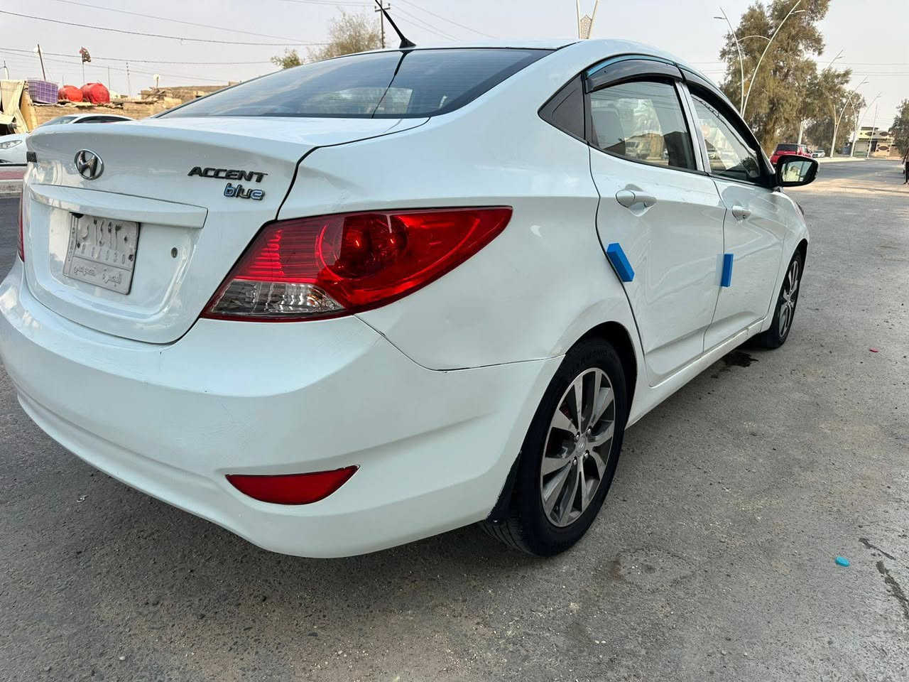 اكسنت مديل 2013وارد خليجي سعر 80وبيها مجال 
جاملغ امامي صبغ وبيها حالوب حجم المحرك 1600دوش
مكينه وكير وحداديه حلوات عنوان بصره كوت الحجاج 
***********
