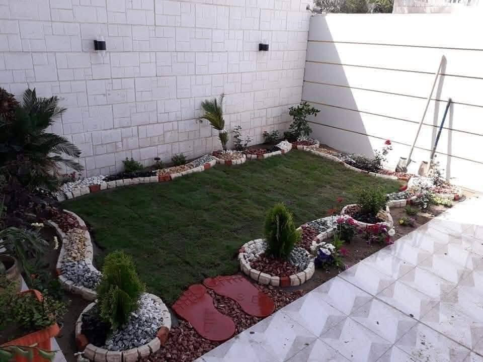 السلام عليكم..
ديكورات حدائق منزليه بسعر مناسب للكل  واي استفسار ع الرقم *********** او خاص 🌹❤️

