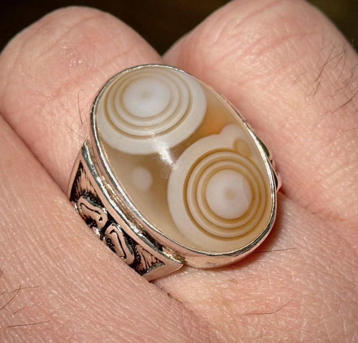 #خاتم سليماني  عينين عطف مساوية  خامه نادرة وانتيكة. #سعر صياغه يدويه فضة عراقية #ثقيلة سعر  خاص يوجود #توصيل


**إذا كنت صاحب هذا الإعلان وتريد حذفه لأي سبب، رجاءا أرسل رسالة إلى الدعم الفني**