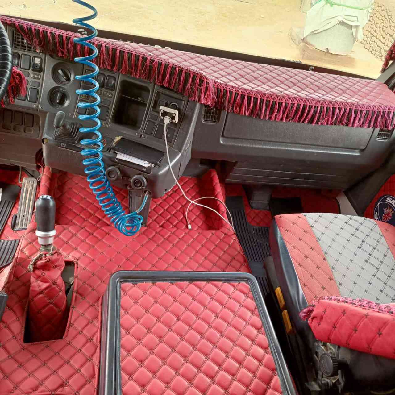 اسكانيا قلاب سكس ويل فل موديل ٩٥ سنغل عضلة محرك فحمي كير ٣في ٣ سنوية صاقطة قبل شهر مكفولة من كل شي رقم انكليزي دهوك بسمنة تواير طخم جديد جاهزة على الشغل بيهة صبغ تقليمات بسيطة شراي اتصل على هذا الرقم *********** اخوان ما اجاوب على التعليقات الموشراي لايتصل الموقع ابوماريا
