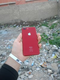 ايفون 8 بلص • ٦٤ • بطارية ٧٧