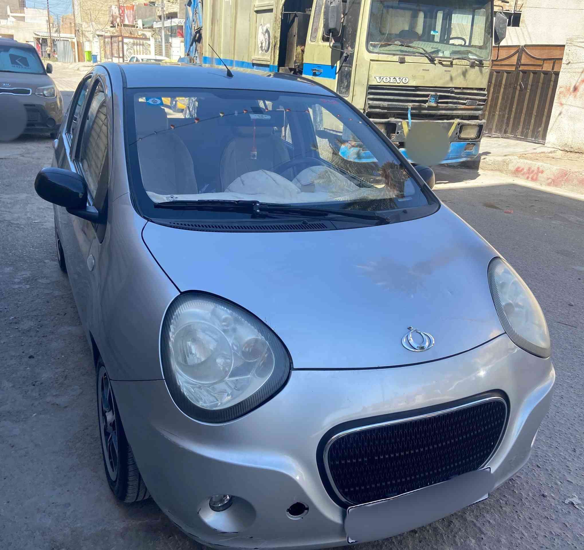 السلام عليكم
سيارة باندا جيلي للبيع اوتوماتيك موديل ٢٠١٢ مكفوله من الصبغ كير مكينه تخم تاير تبريد شغال ماشيه ٤٧ الف 
السعر ٥٥  رقم انكليزي بغداد المكان بغداد للتواصل خاص او واتساب ***********
