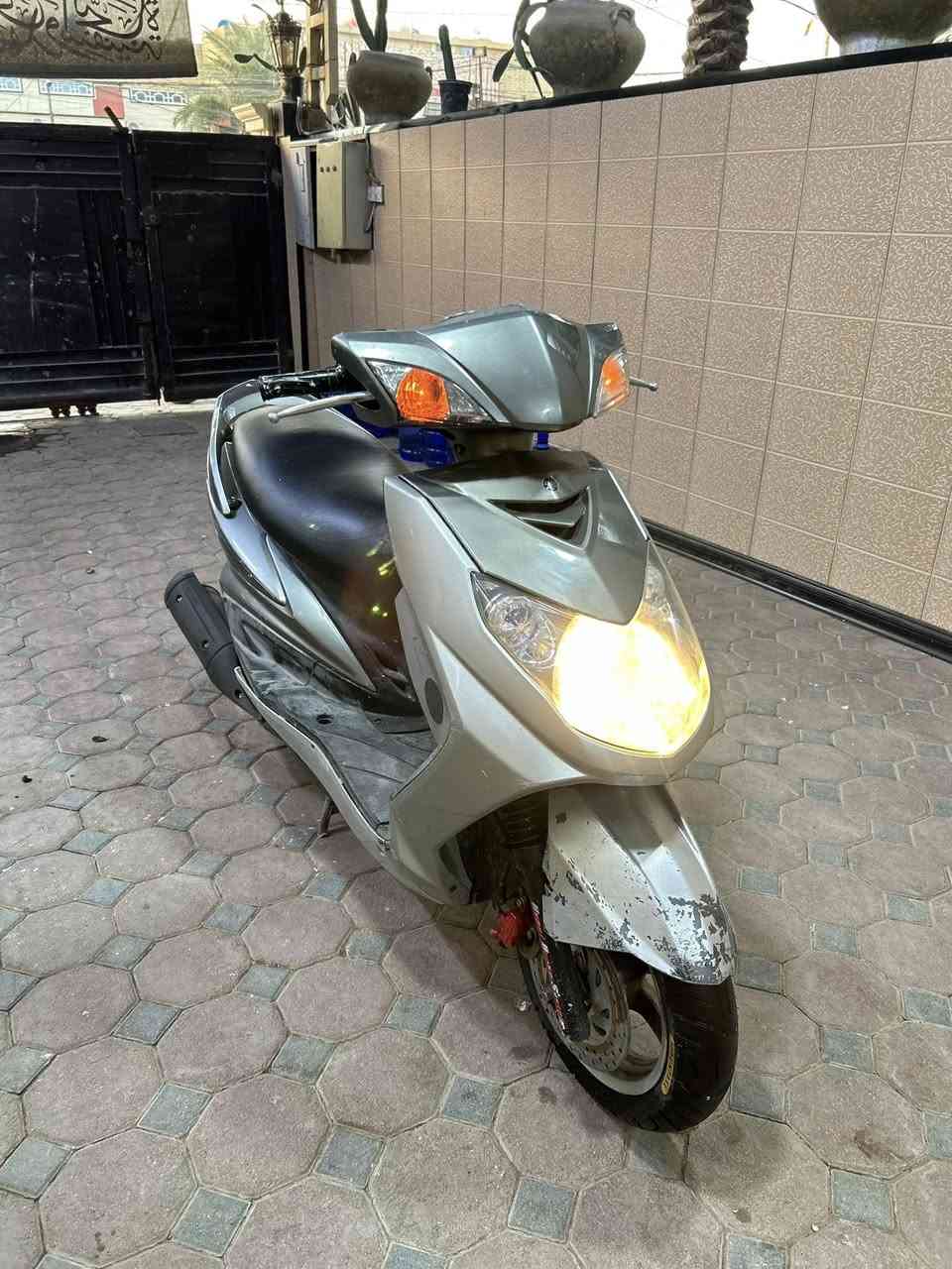 سكنس فحل نوزل كفاله عامه برغي نقص مابيها تاخذها من باب البيت صار ٤ اشهر نازله رمبه مكاني بغداد البنوك *********** السعر 600 رمبه الدراجة
