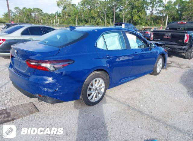 كامري. امريكي
موديل 2023 مرقم معوقين مثنى. 
وكاله بسم المشتري 
حجم محرك 2500 بانزين
الموصفات واضحه 
ماشيه 38$ فقط 
***********
