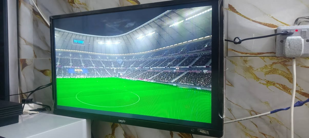 سلام عليكم بلازمه حجم 32 نوعيه ديكو الصلي بدون نت شغاله كامله سعرها 60 مكاني الشعب رقم *********** واتساب
