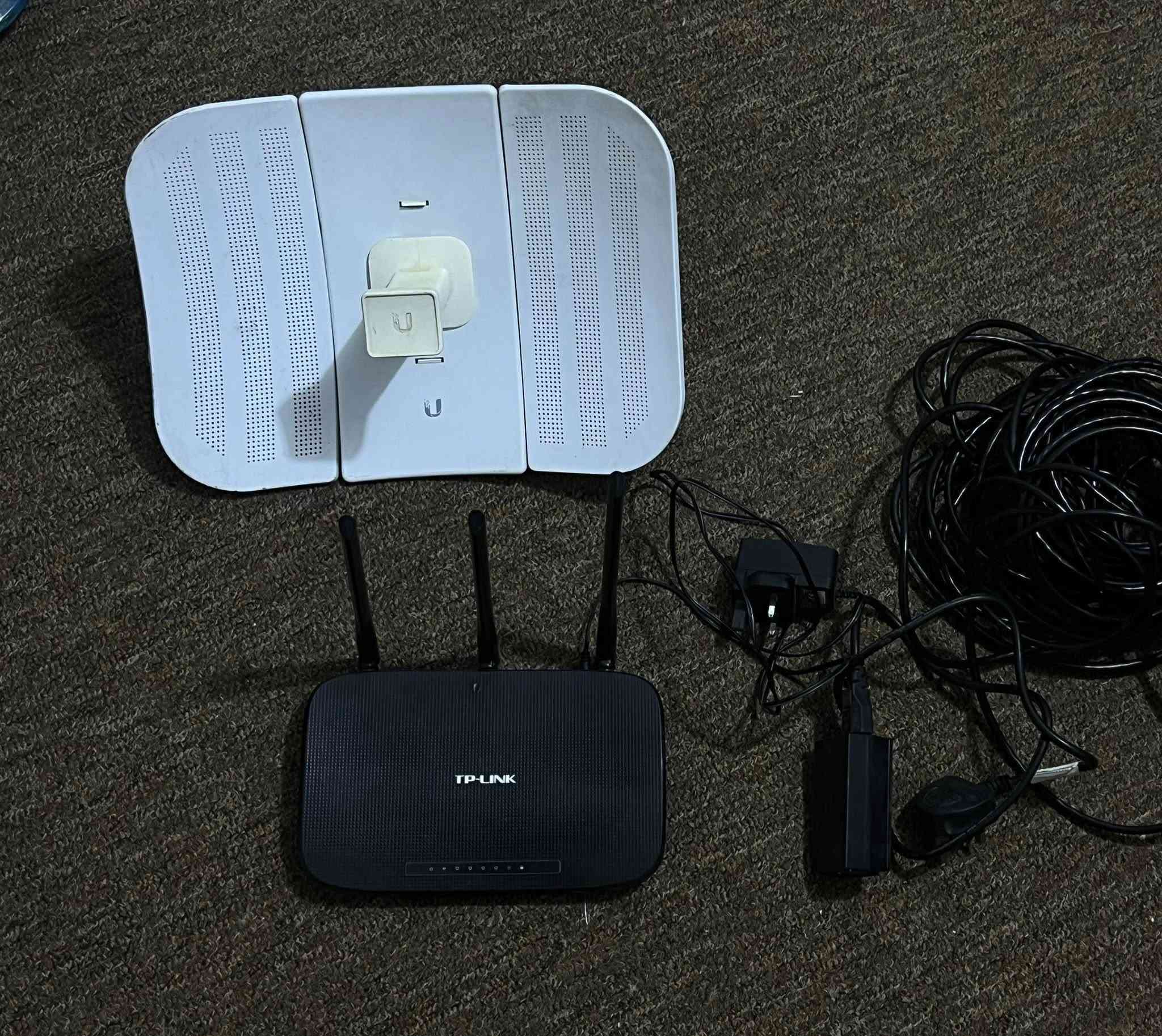 شبكة كاملة نظيفة على الشرط ٤٥ الف قفل بدون عملة العنوان الكوفة حي ١٧ تموز ***********
