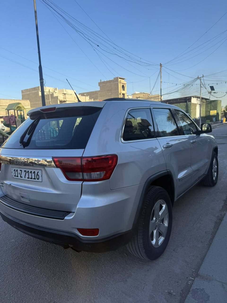 السلام عليكم جيب شيروكي كراند موديل 2011 خليجي السيارة بيهة صبغ جاملغين  و بنيد فقط اثر بطش  بدون حادث فقط صبغ بدون معجون السيارة فول مواصفات ماوس فور ويل بصمة السيارة رقم بغداد مشروع وطني الرقم الجديد اب اسمي مكان بغداد رقم الهاتف ***********
