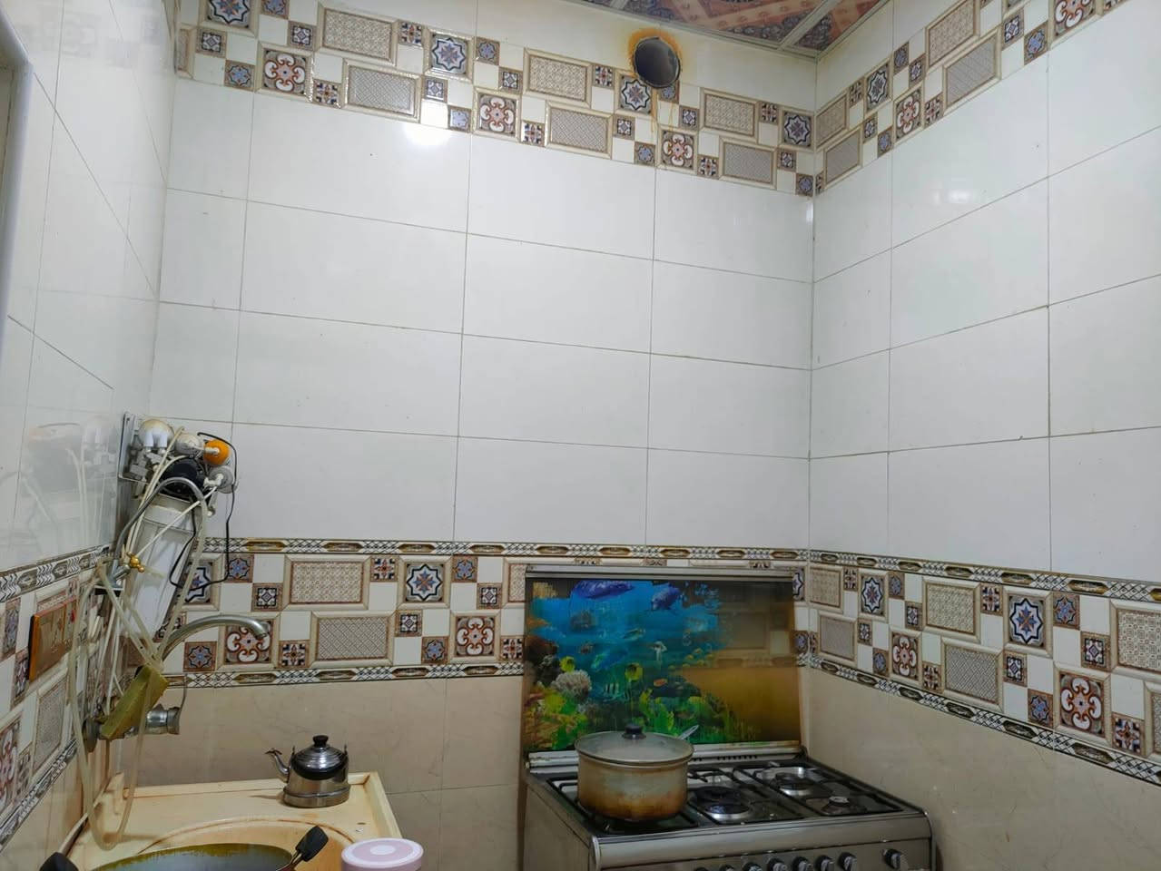 سلام عليكم بيت طابوزراعي الزيتون نزلت مكخلف شققتب النور ومكتب السجاد المساحه 277متر كله كونكريت بناء طابوك  بيت جاهز من كلشي بناء فول الفول غرفتين اوصاله اومطبخ اوبراني اوصحيات تبليط بل باب  السعر ***********@
