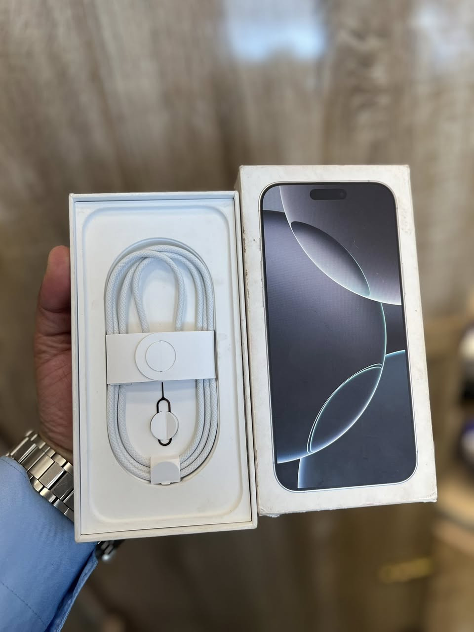 السلام عليكم
١٦ بروماكس ذاكرة ٢٥٦
بطارية ١٠٠ دورات ٢٥١
شريحة الكترونية e sim 
الجهاز كامل ملحقات كارتون وكيبل ممستخدم
مكفول من الفتح والخلل وبي ضمان شكد يعجبك
السعر مليون و٢٥٠ مجال قليل
مكاني زيونة
***********
