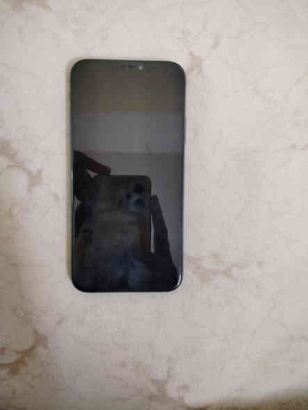 ايفون x
مبدل شاشه GX
ومبدل بطاريه مضبوطه 100 
ذاكره 64 
سعره 110 وبي مجال لل طيبين 
التواصل واتساب ***********
