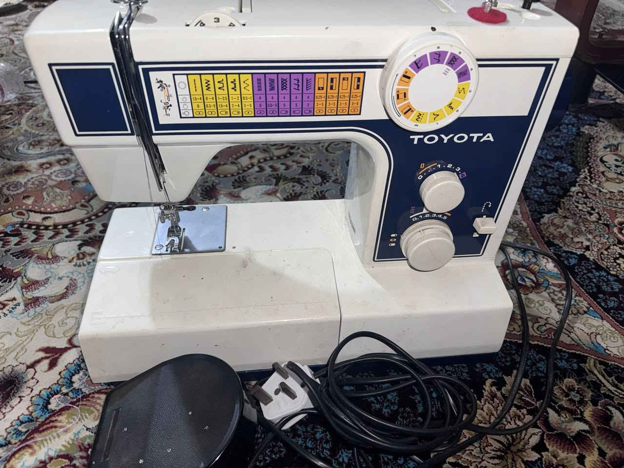 🔥 ماكينة خياطة TOYOTA أصلية 🔥
✨ جديدة ونضيفه

📦 وياها كل أغراضها كاملة (دواسة، ملحقات)

✅ شغلها ناعم وقوي

✅ تخيط الخفيف والثقيل بدون تعب

✅ تصلح للبيت وللتفصيل

📍 الحالة: ممتازة مثل الجديدة

💰 السعر: قابل للتفاوض للجاد فقط

📞 التواصل خاص ماسنجر / واتساب ***********

