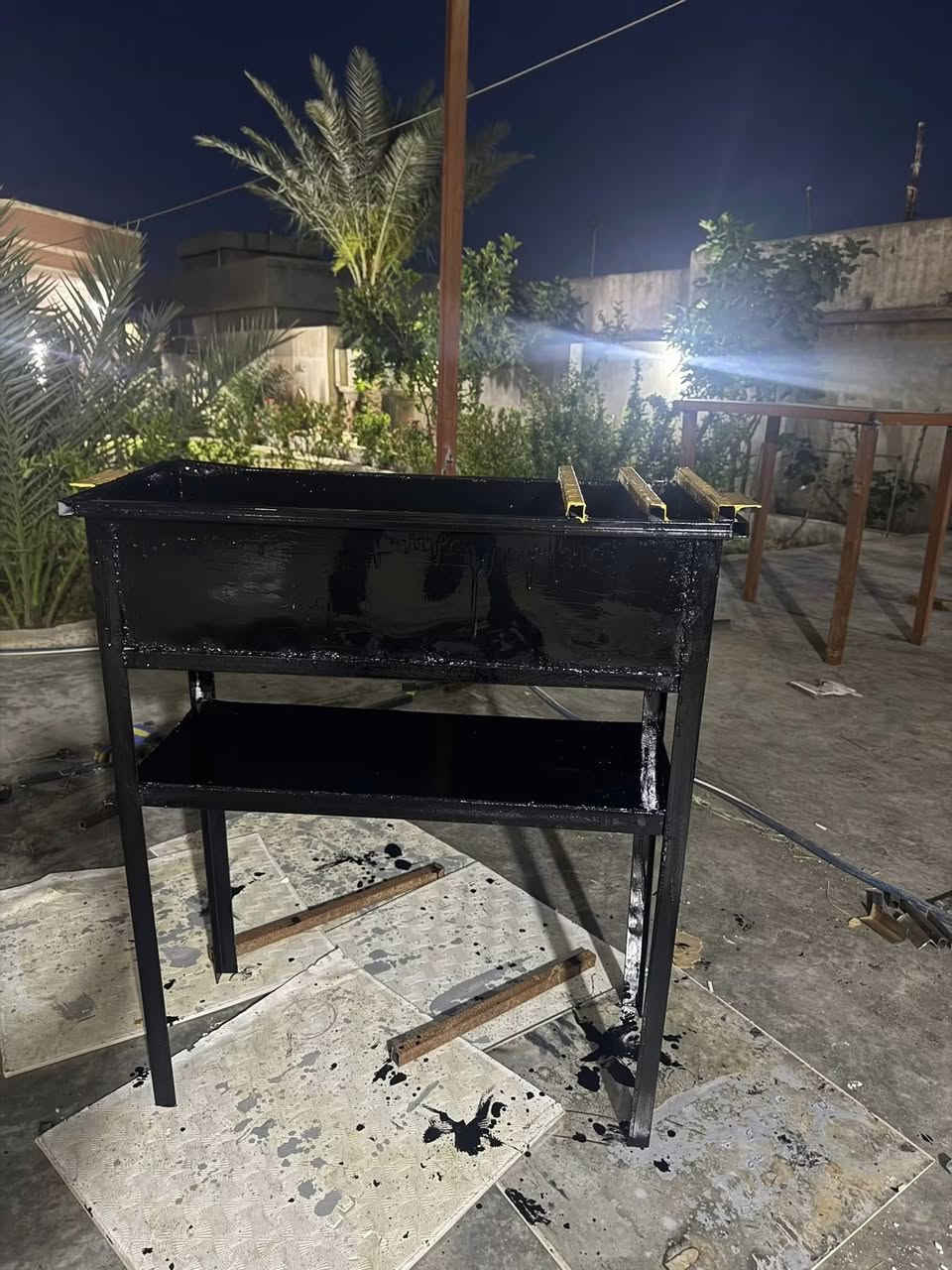 السلامُ عليكُم …
اهلنا الكِرام .. 

يتوفّر عمل محامل مبردات ، چرابي نفر ، ميز ، محمل فرشات ، مناقل ، جزّامة احذية ، سقايف.. كلهن نوع حديد 

عمل منزلي و مُتقن مع الصبغ 

اي شي تريدو خابرني اشتغلو 

للاستفسار : المراسلة خاص 

او ***********
