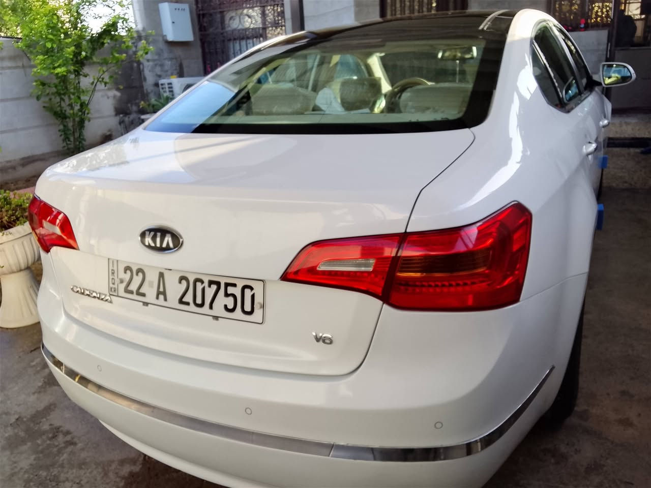 سلام عليكم كادنزا ٢٠١١
سياره فول موصفات 
كشنات كربهاء وخزن ميموري 
بانوراما
برده خلفيه 
تحكم ستيرن جهتين
حساسات 
نظام ترحيب
منضومه زنون عالي ناصي 
وبعد بيها هواي موصفات 
حادثها جاملغ خلفي بدون دوخال 
وبيها بارد بخشم البنيد وخشم الجاملغ
كير مكينه تبريد كله كفاله
سياره رقم اربيل باسمي هزه وسنويه جديه
السعر ١١٥وبيها مجال 
مكاني بغداد الدوره
***********
