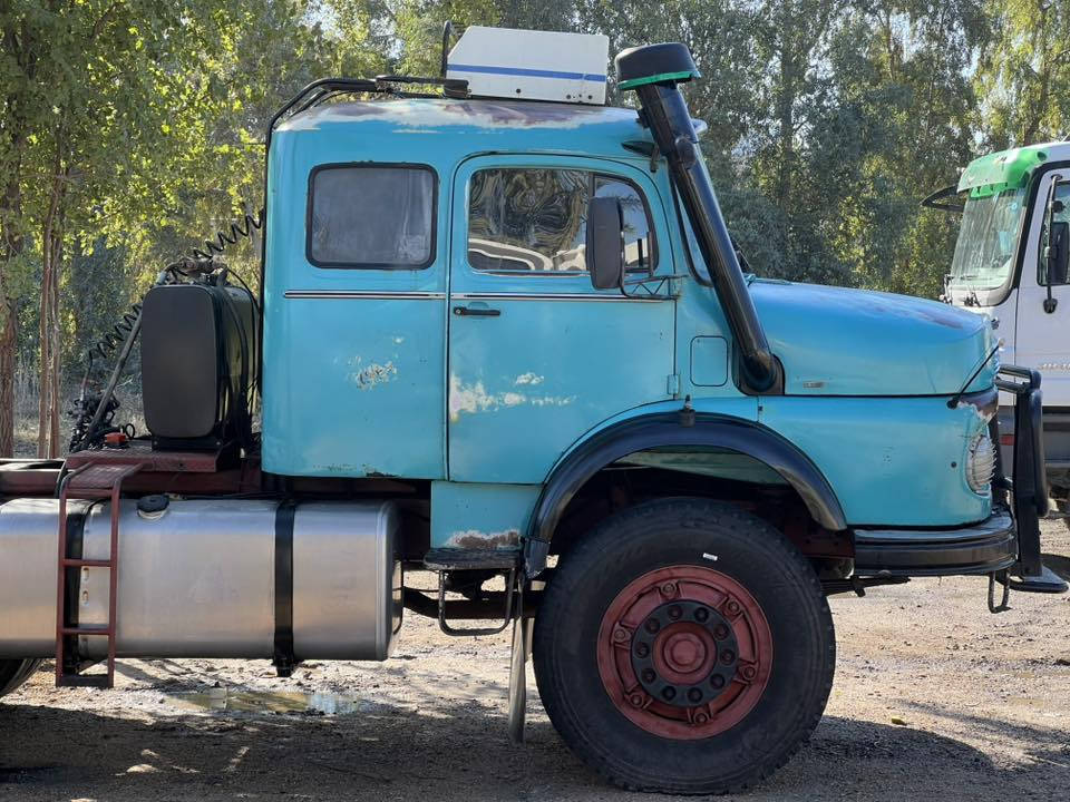 اقجم للبيع موديل ٨٢ بلادي كير 111.  محرك عادي اكسل ١8
قماره بلادي فقط بيها لغد مصبوغ وتبخير البنيد 
الشاصي مكفول من اي شيء المكان بغداد المحموديه
***********
