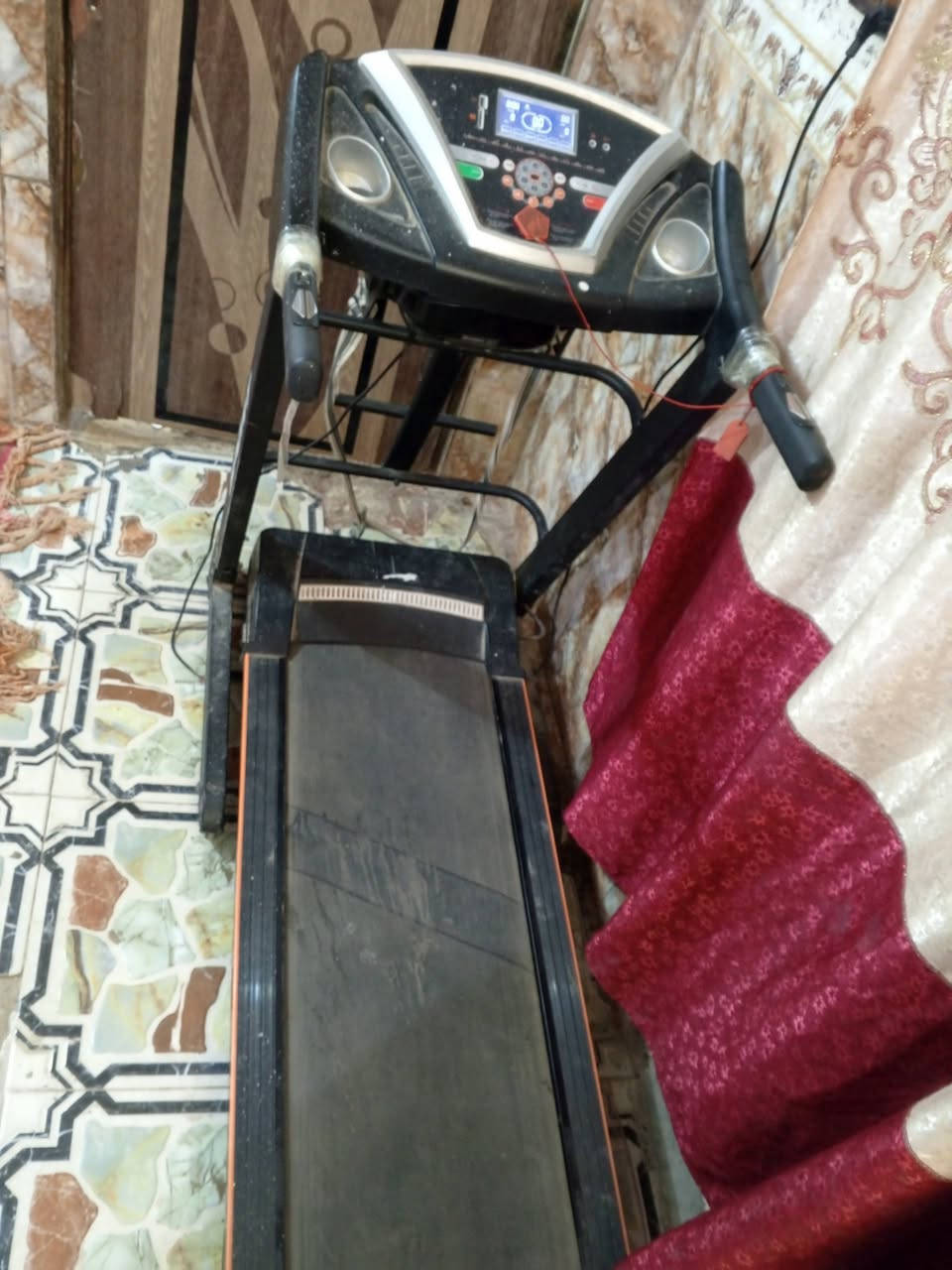 السلام عليكم
جهاز  جريي ركض للبيع ياباني مال باله اصلي 
مابي شي جاهز السعر 275 وبي مجال بسيط
*********** بي واتساب العنوان خلف مركز شرطه قرب بيت رائد جابر
