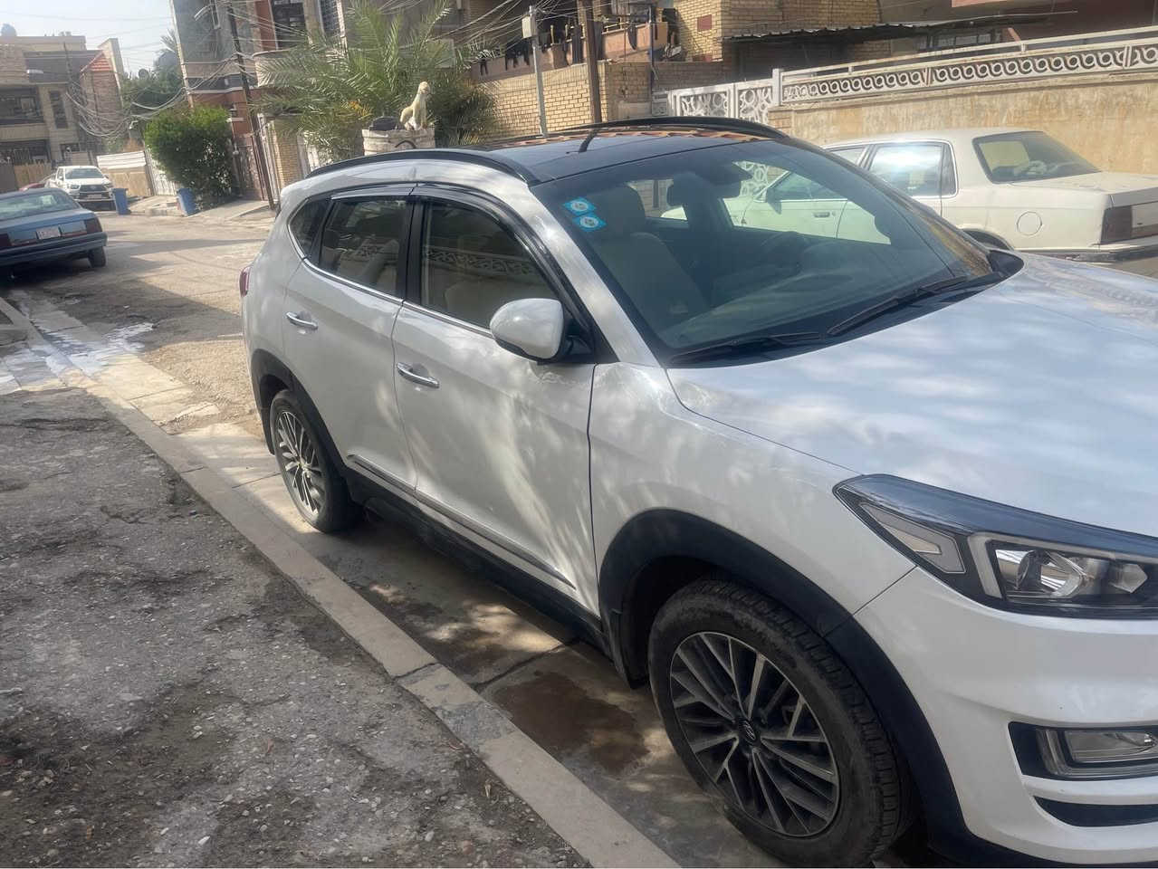 توكسان خليجي 19
فول مواصفات
محرك دوش هاند بريك رجل
بانوراما مري شفط حساس
تلفون شحن ذاتي
السعر 168 قفل 
***********
في بغداد
بيها نص جاملغ خلفي صبغ صورة الحادث بلمنشور
نقد فقط 
محرك كير تبريد صدر كفاله 

سعر بلاش وارخص توكسان حاليا  خليجي اكرر خليجي بغداد, العراق
