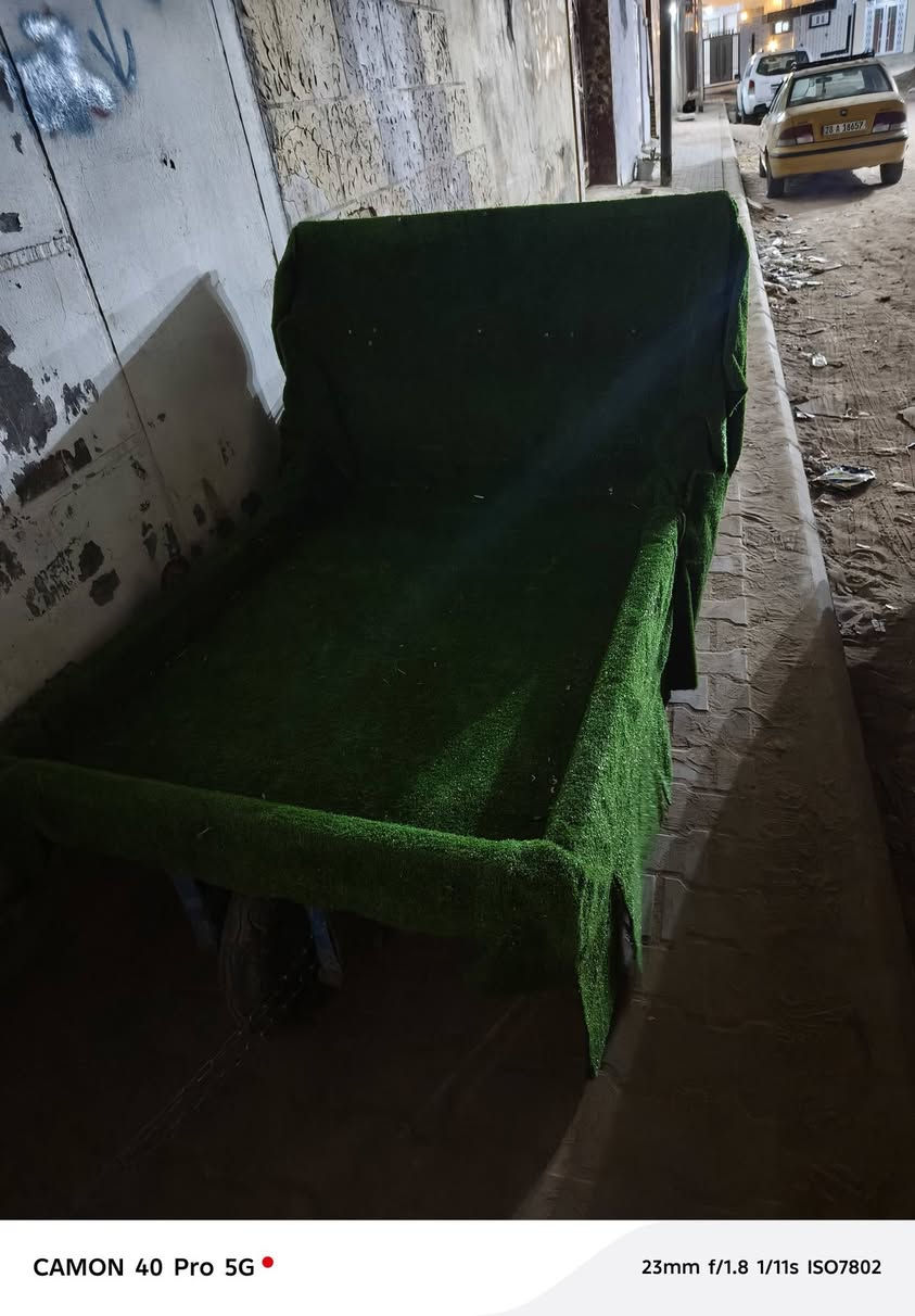 عربانه خشب للبيع سعر75وبيه مجال بصيط مكان نجف ***********
