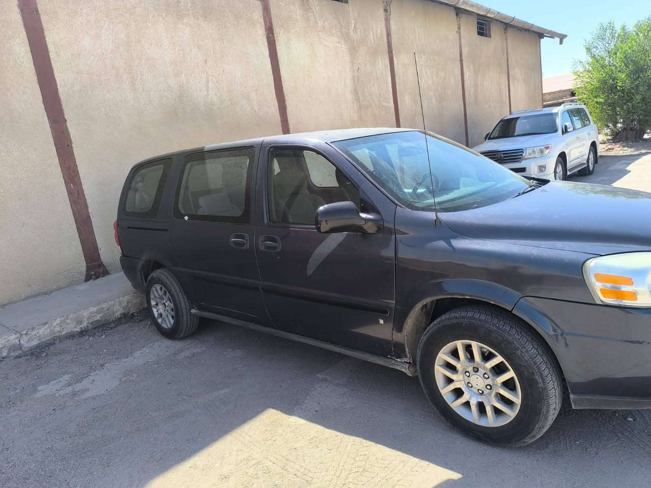 السلام عليكم
شفر ليت أبلاندر موديل 2008 رقم بصرة ألماني مميز باسمي، وارد محرك 3900 ، 6 سلندر ، كير جديد ، تبريد ، طخم تايرات نظيفة  حدادة نقصها بس دبلات خلفية بيها جاملغ امامي بس بي صبغ، ادامة كاملة سيارة جاهزة كهربائيات كلها شغالة ماشية 152 الف يعني 90ميل لسعر 90 وبيها مجال ***********
