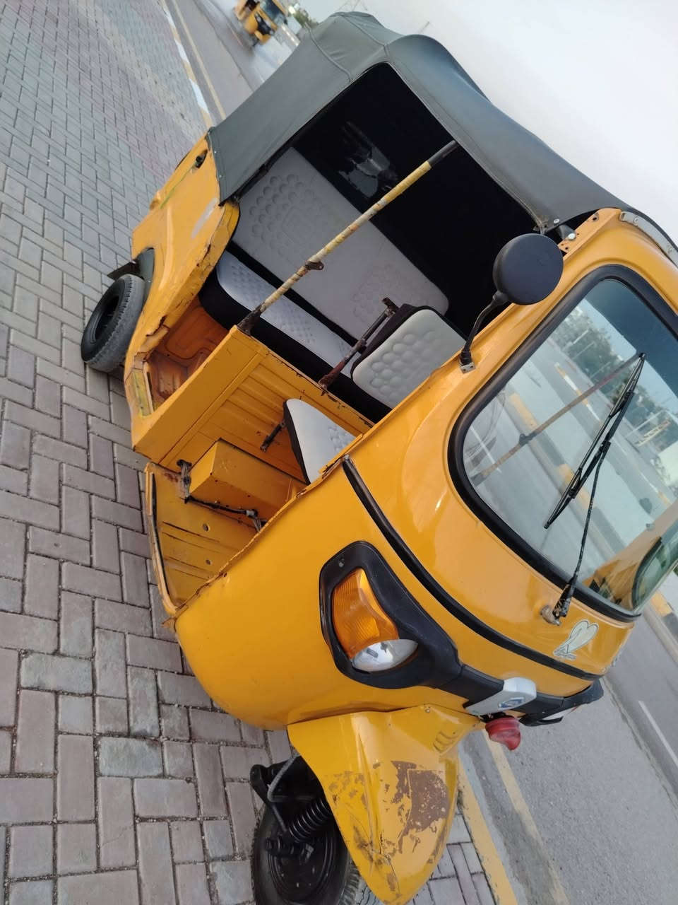 تكتك بياجو 18 جديده نظافه 95٪ اوراق اصولي
التكتك مابيها ولا نكطه خياس ولاتعمير على البلاد
كهربائيات شغاله مكينه تجفيت عام جديد
باتري جديد انديكو بالكارتون كوري الاصلي 
مسجل جديد بالكارتون مع سماعات 
دوشمه جديده بعد محد طاخه
جادر جديد +سلف جديد الاصلي 
كلج جديد +صليب جديد 
حتى تبديله دهن جديده وتفويلة بانزين 
التكتك جاهزه من كلشي تصعد وبوجهك للشغل خير من الله ماتذب عليها ولا ربع التكتك متعوب عليها وصارف عليها هواي مال جناي 

السعر 1800 وبيها مجال 

موبايل *********** 

مكاني ديالى بعقوبه
