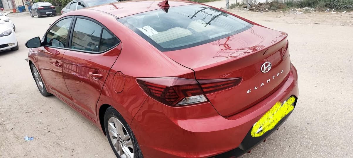 سلام عليكم النترا ٢٠٢٠ وارد امريكي (صورة الحادث مرفقه باب خلف السايق مبدل )مكينة 2000 دوش رادار 4 جهات ٣ انظمة قيادة تحكم جهتين كامره دواره تحديد مسار 
الاستفسار فقط على الاتصال بالرقم ***********
