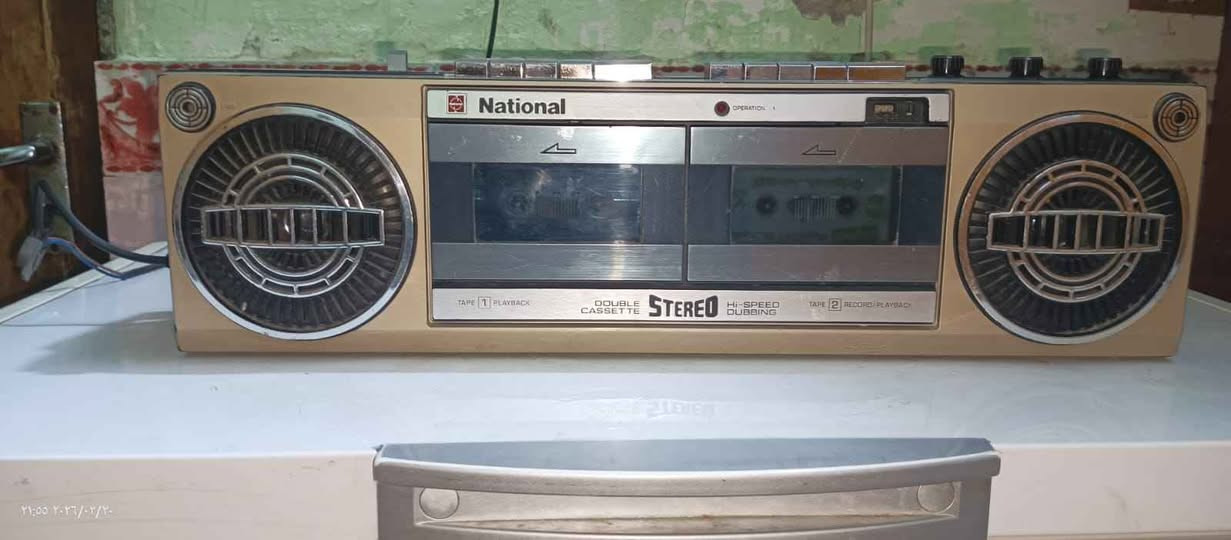 مسجل انتيكه شرط الفحص 
رقم هاتف اتصال أو مراسله واتساب ابو مصطفى *********** البصرة, العراق
