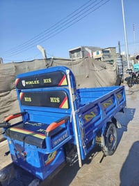 ستوته البيع هيه وياه محجر ول مرايات موجود الي يحب يتواصل يجي خاص هاذه ...