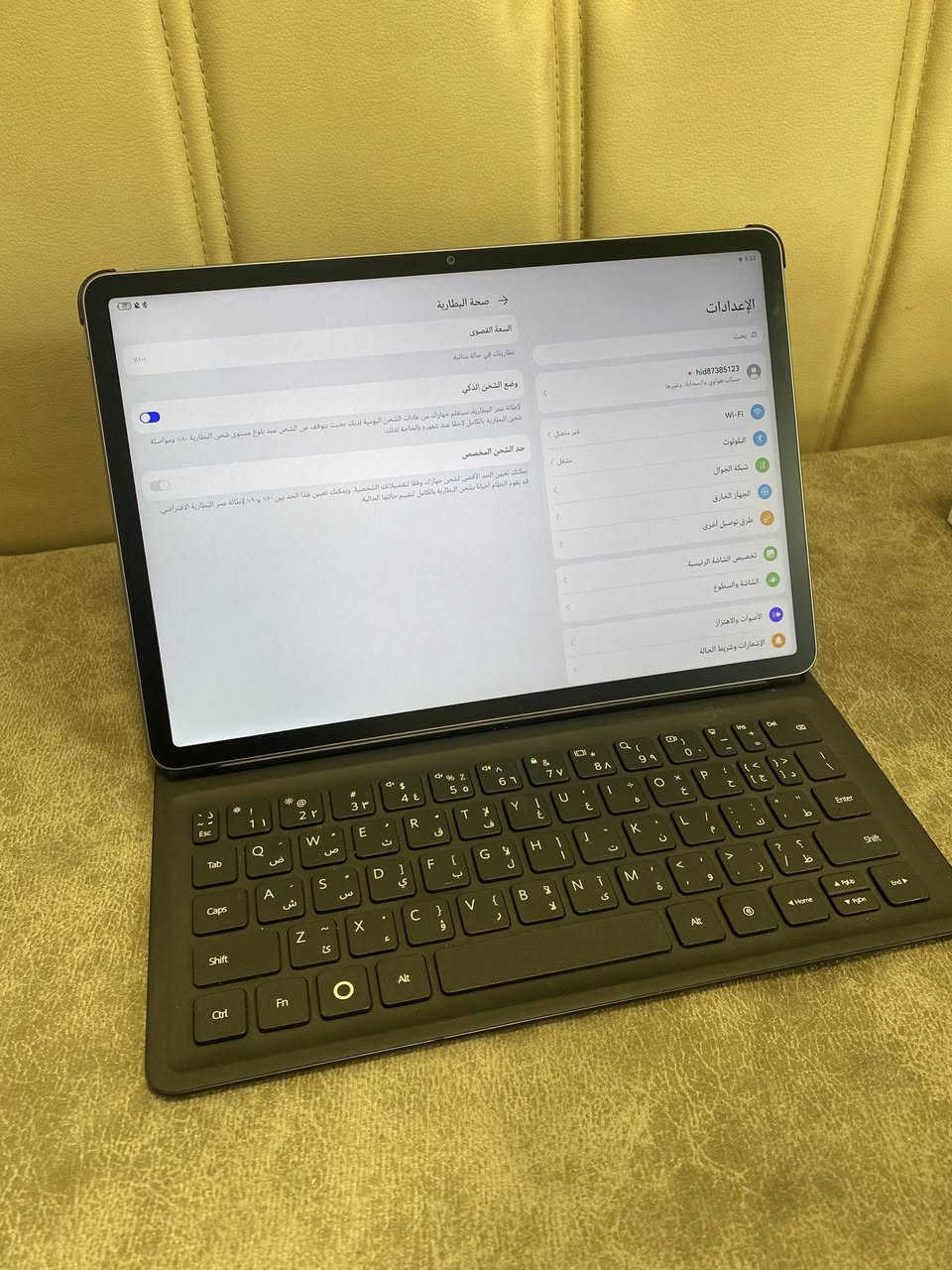 📢 للبيع: تابلت Huawei MatePad 11.5 (بحالة ممتازة) ✨
جهاز Huawei MatePad 11.5 الغني عن التعريف

 الحالة: مستخدم قليل جدا النظافة 100%
الذاكرة 256
البطارية 100%
الشاشة ملمس ورقي لاتعكس الاضائة 

 الملحقات 
الشاحن الأصلي / العلبة / الكيبورد الأصلي / حافظة جلد اصلية مال شركة 

السعر 425 الف


**إذا كنت صاحب هذا الإعلان وتريد حذفه لأي سبب، رجاءا أرسل رسالة إلى الدعم الفني**